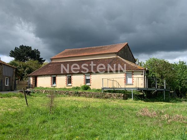 Belle maison ancienne rénovée de 259m² sur un terrain de plus de 2 hectares