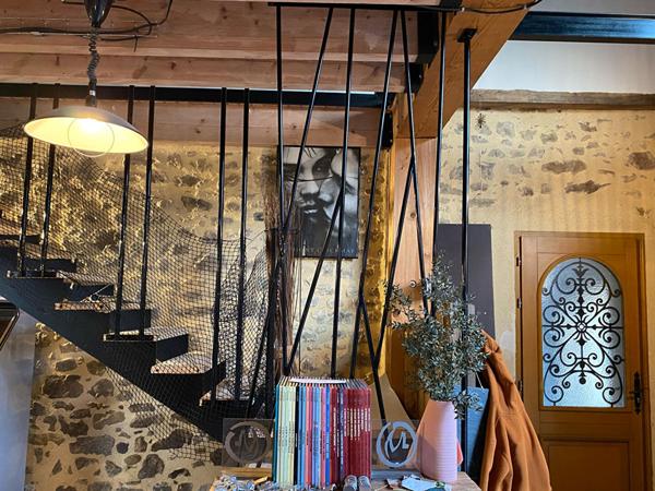 Belle maison ancienne rénovée de 259m² sur un terrain de plus de 2 hectares