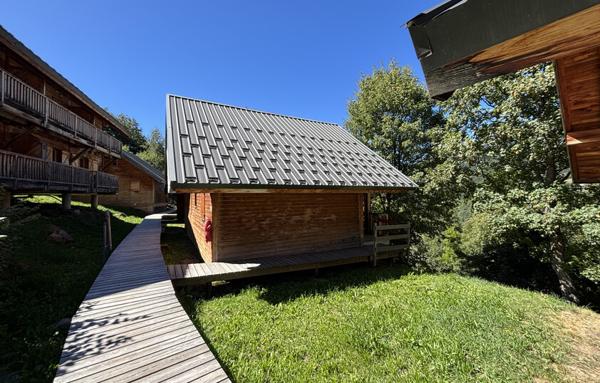 CHALET INDIVIDUEL AU VILLAGE GAULOIS 8 couchages