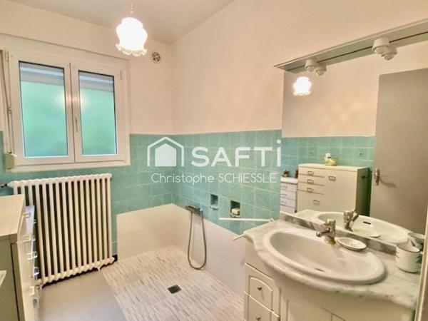 Grande Maison T8 proche Centre Ville de Delle sur 43 ares de terrain