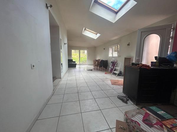 Ideal investisseur, maison a vendre à SAINT MEEN LE GRAND. Axe 164 ( Rennes / Loudéac.)