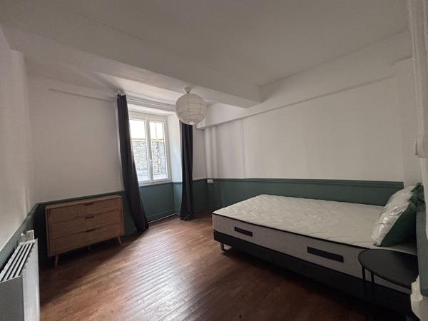 APPARTEMENT T2 AVEC PETITE COUR-SANS CHARGE DE COPROPRIETE Laval APPARTEMENT T2 AVEC PETITE COUR-SANS CHARGE DE COPROPRIETE Laval