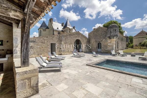 Château restauré au cœur de 93 hectares de nature préservée