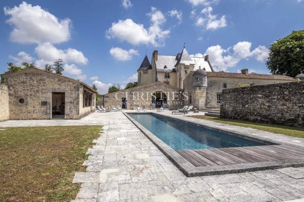 Château restauré au cœur de 93 hectares de nature préservée