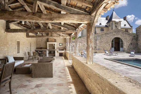 Château restauré au cœur de 93 hectares de nature préservée