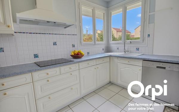 Maison à vendre    5 pièces • 88,17 m2 Voisins-le-Bretonneux