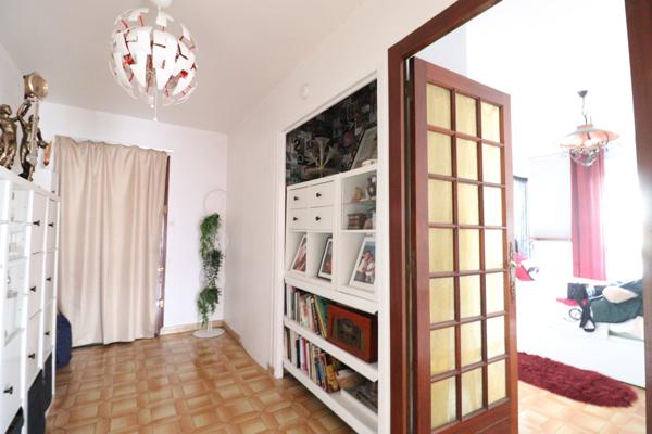 Saint-Martin-d'Hères (38400) T4 Saint Martin d'Hères 105 m² avec terrasse et parking