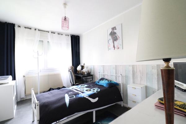 Saint-Martin-d'Hères (38400) T4 Saint Martin d'Hères 105 m² avec terrasse et parking