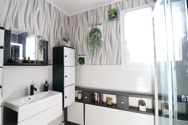 Saint-Martin-d'Hères (38400) T4 Saint Martin d'Hères 105 m² avec terrasse et parking