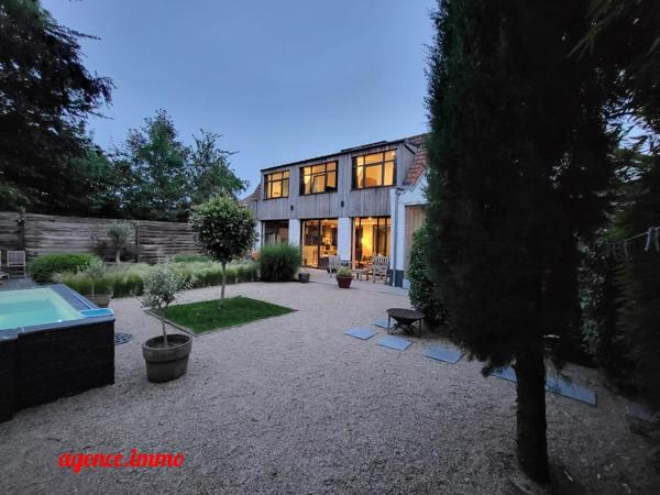 À vendre - Maison contemporaine, 7 pièces située à Villeneuve-d'Ascq (59491)