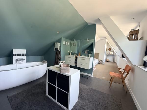 À vendre - Maison contemporaine, 7 pièces située à Villeneuve-d'Ascq (59491)