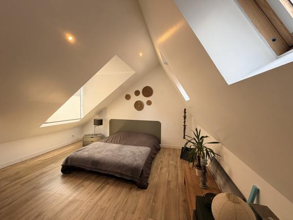 À vendre - Maison contemporaine, 7 pièces située à Villeneuve-d'Ascq (59491)