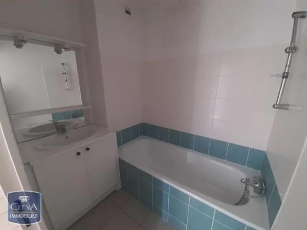 Appartement à louer 2 pièces 46.34m² Tarbes (65000)