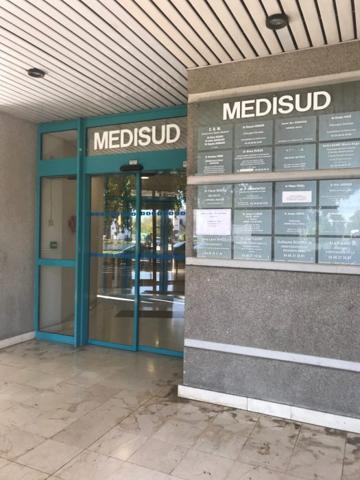 Local professionnel Nîmes 79 m²