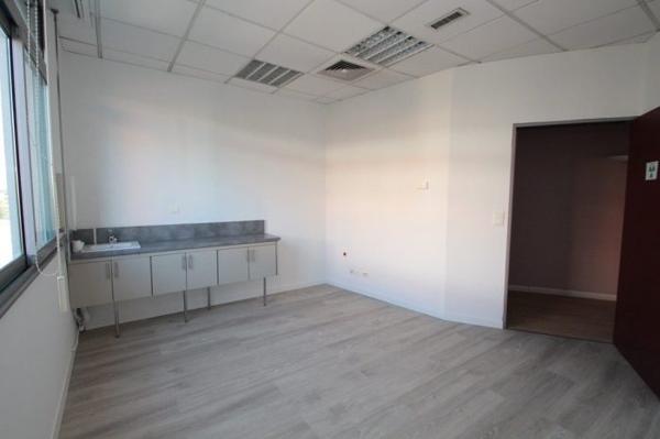 Local professionnel Nîmes 79 m²