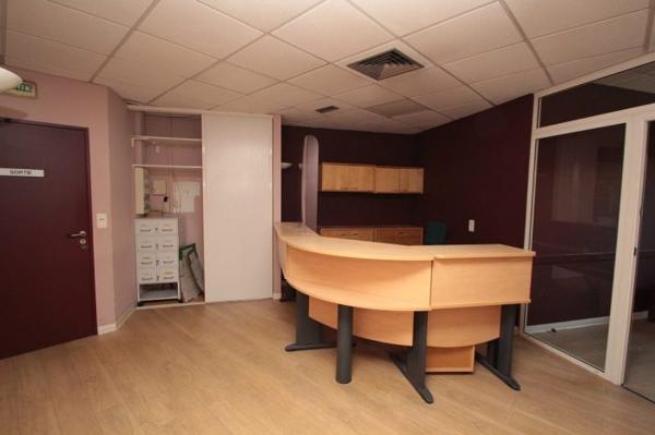 Local professionnel Nîmes 79 m²