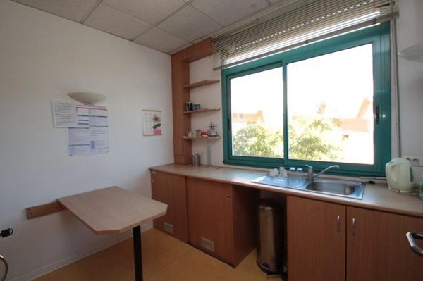 Local professionnel Nîmes 79 m²