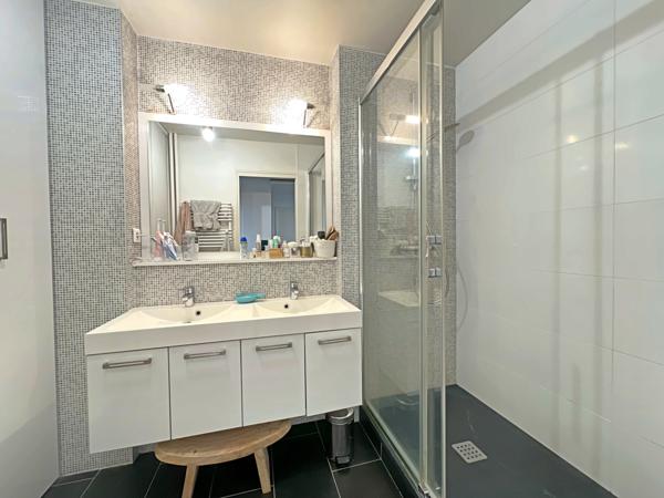 Rennes (35000) Exclusivité – Spacieux Appartement T5 avec balcon et garage – Quartier Colombier, Centre-ville de Rennes