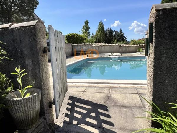 Spacieuse maison familiale de 6 pièces avec piscine et terrain arboré