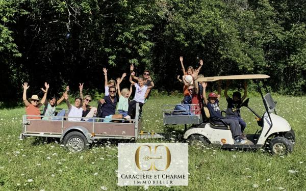 Bergerac (24100) Domaine touristique en Dordogne: 11 gîtes - 5 piscines - tennis - 3,5 hectares