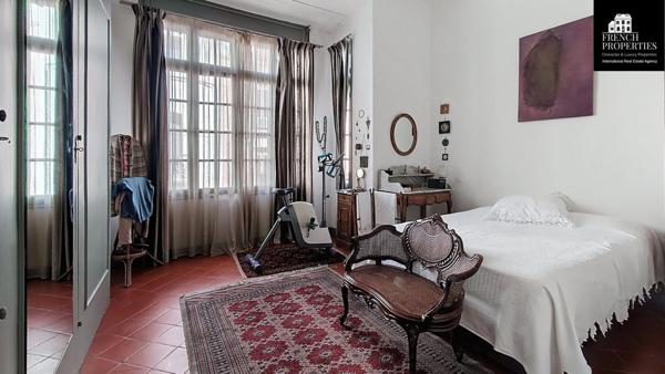 Appartement bourgeois - 108m² habitable -  Deuxième étage - Parfait état - Centre ville de Perpignan