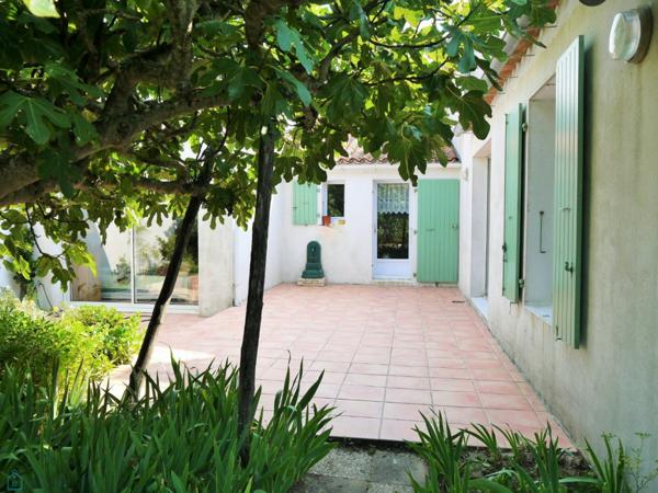 Localisation unique. Vue mer et accès direct à la plage