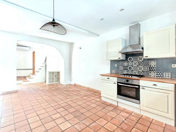 MAISON DE VILLE AVIGNON 3 PIECES, COURS ET TERRASSE