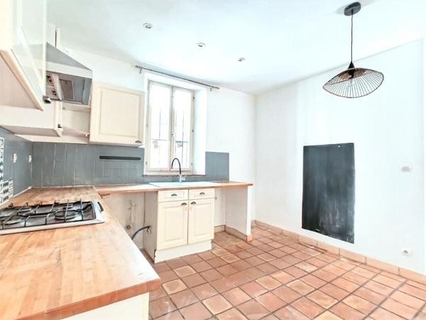 MAISON DE VILLE AVIGNON 3 PIECES, COURS ET TERRASSE