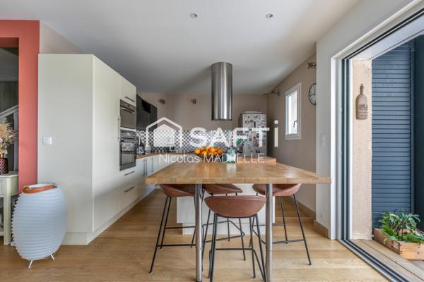 Elégance contemporaine et confort à LANTON