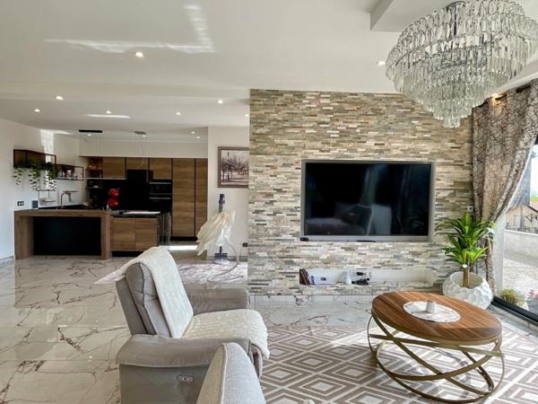 Maison à vendre 5 pièces SAINT JEAN DE GONVILLE (01) un mariage réussi entre prestations de qualité et vie de plain-pied !