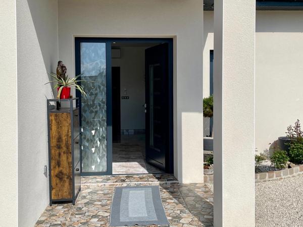 Maison à vendre 5 pièces SAINT JEAN DE GONVILLE (01) un mariage réussi entre prestations de qualité et vie de plain-pied !