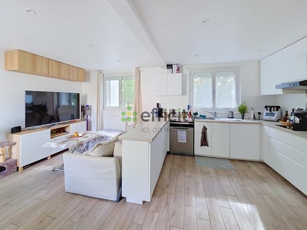 Maison
         6 pièces
        - 83 m² Exclusivité 269 900 € *