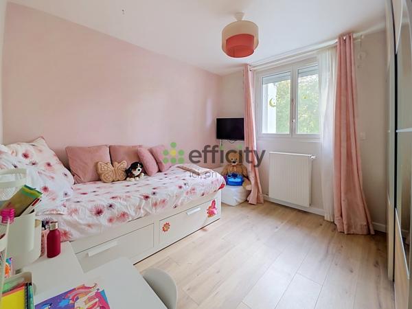 Maison
         6 pièces
        - 83 m² Exclusivité 269 900 € *
