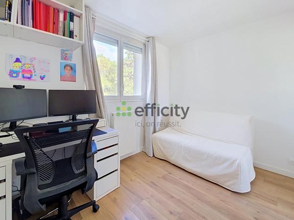 Maison
         6 pièces
        - 83 m² Exclusivité 269 900 € *