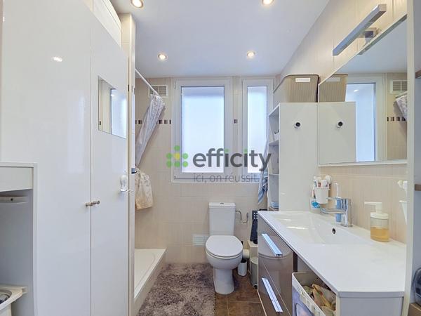 Maison
         6 pièces
        - 83 m² Exclusivité 269 900 € *