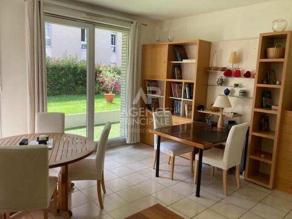 Appartement meublé Saint Germain En Laye 2 pièce(s) - Au pied du TRAMWAY 13 Loyer 1 247 €/mois charges comprises **  - Référence  18091