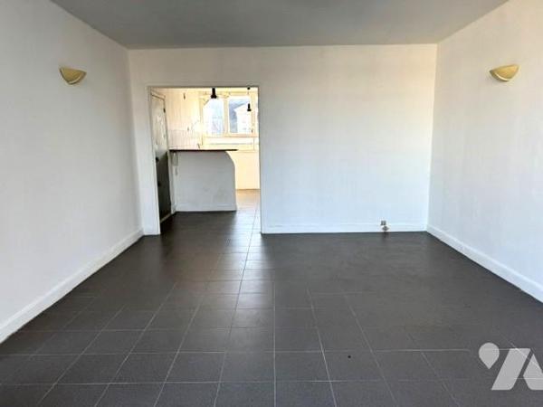 COLOMBES CENTRE - 2 PIECES. DERNIER ETAGE. 58 M²