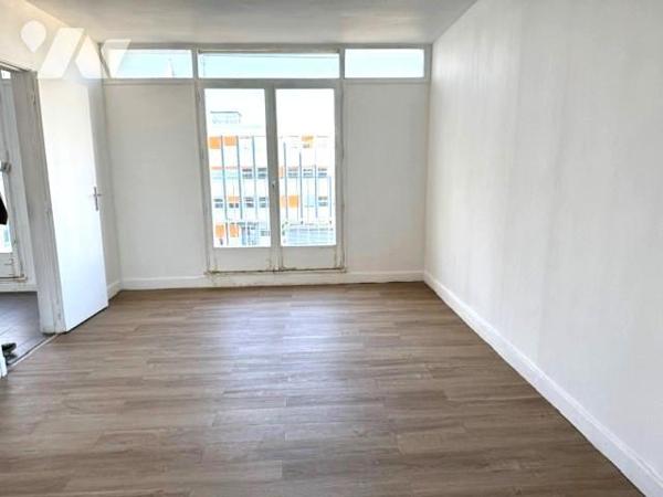 COLOMBES CENTRE - 2 PIECES. DERNIER ETAGE. 58 M²