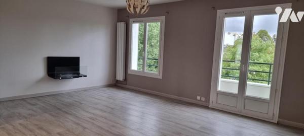 APPARTEMENT T4 DE 84 M² AVEC DEUX BALCONS ET GARAGE