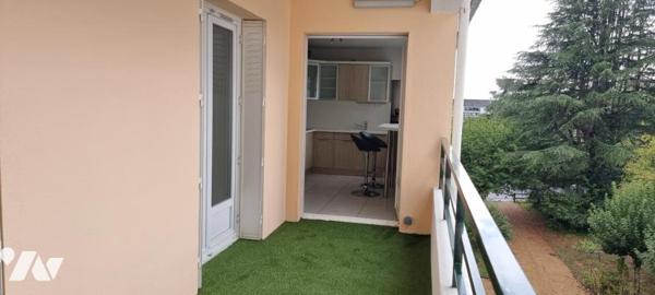 APPARTEMENT T4 DE 84 M² AVEC DEUX BALCONS ET GARAGE