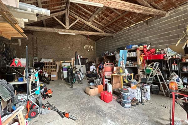 Gleize (69400) Maison en pierres dorées 12 pièces - Grange - Piscine - Jardin - Climatisation