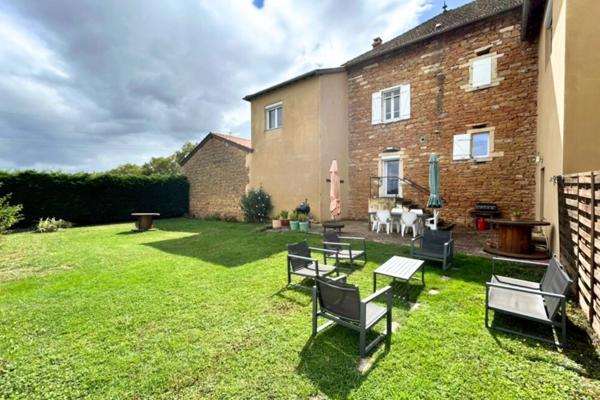 Gleize (69400) Maison en pierres dorées 12 pièces - Grange - Piscine - Jardin - Climatisation