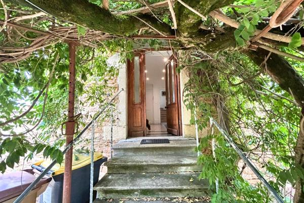 Gleize (69400) Maison en pierres dorées 12 pièces - Grange - Piscine - Jardin - Climatisation