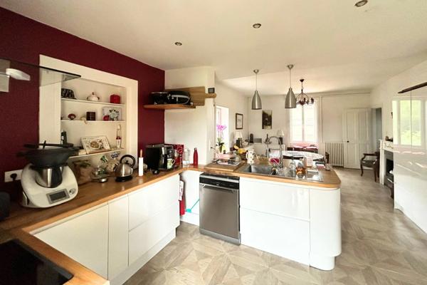 Gleize (69400) Maison en pierres dorées 12 pièces - Grange - Piscine - Jardin - Climatisation