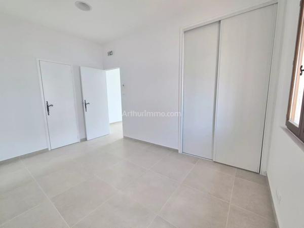 Location Local commercial 2 pièces 34 m2 à Le Luc