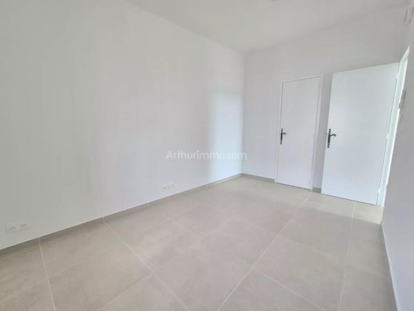 Location Local commercial 2 pièces 34 m2 à Le Luc