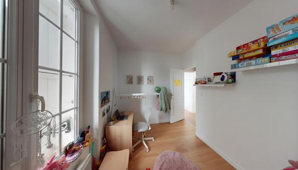 Maison 5 pièces 4 chambres 180 000