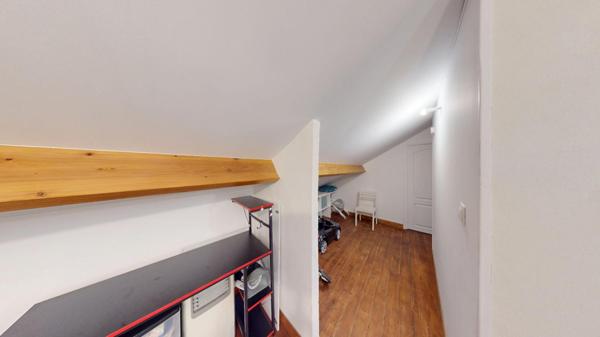 Maison 5 pièces 4 chambres 180 000