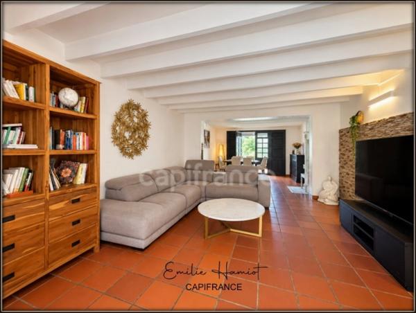 A vendre - Fort de France Quartier Didier -  Villa T6 avec jardin, terrasse, carbet et piscine