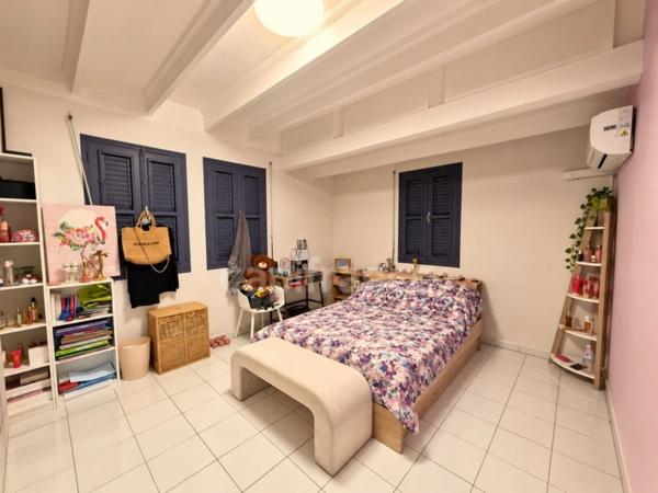 A vendre - Fort de France Quartier Didier -  Villa T6 avec jardin, terrasse, carbet et piscine